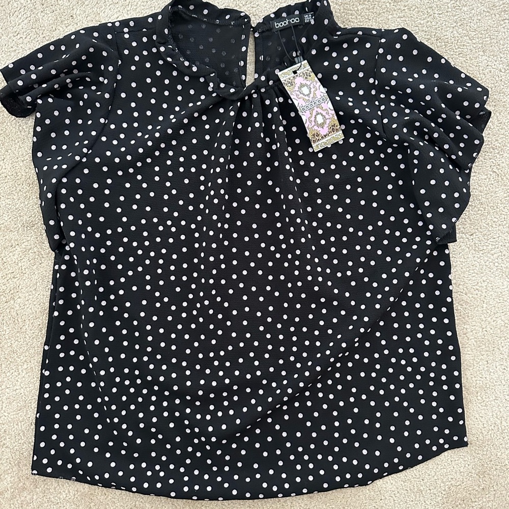 NWT Boohoo shirt sleeve blouse